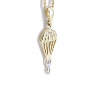 Pendant parachute in 14 K yellow and white gold, 1456.