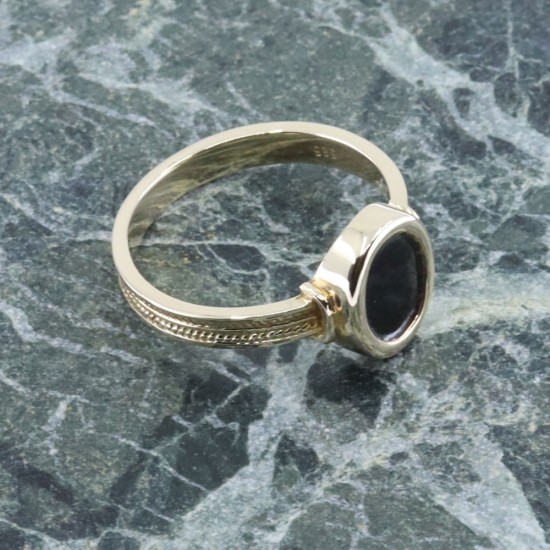 Men's ring in 14 K gold with onyx, 1904.