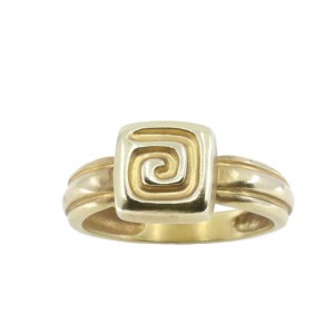 18 K yellow gold meander ring, 2009.