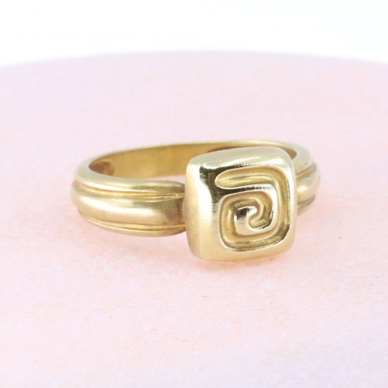 18 K yellow gold meander ring, 2009.