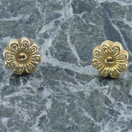 Earrings in 18K yellow gold in an archaic daisy design, 2601.