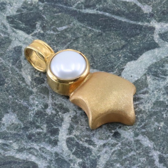 18K matte yellow gold pendant in vintage design with pearl, 2645.