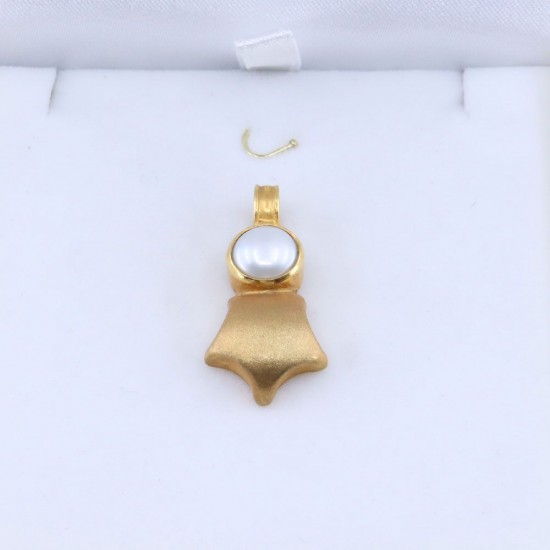 18K matte yellow gold pendant in vintage design with pearl, 2645.