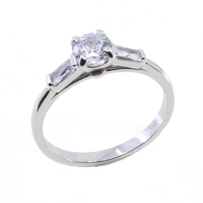 14 K white gold solitaire ring with central zircon and baquette sides, 3063.